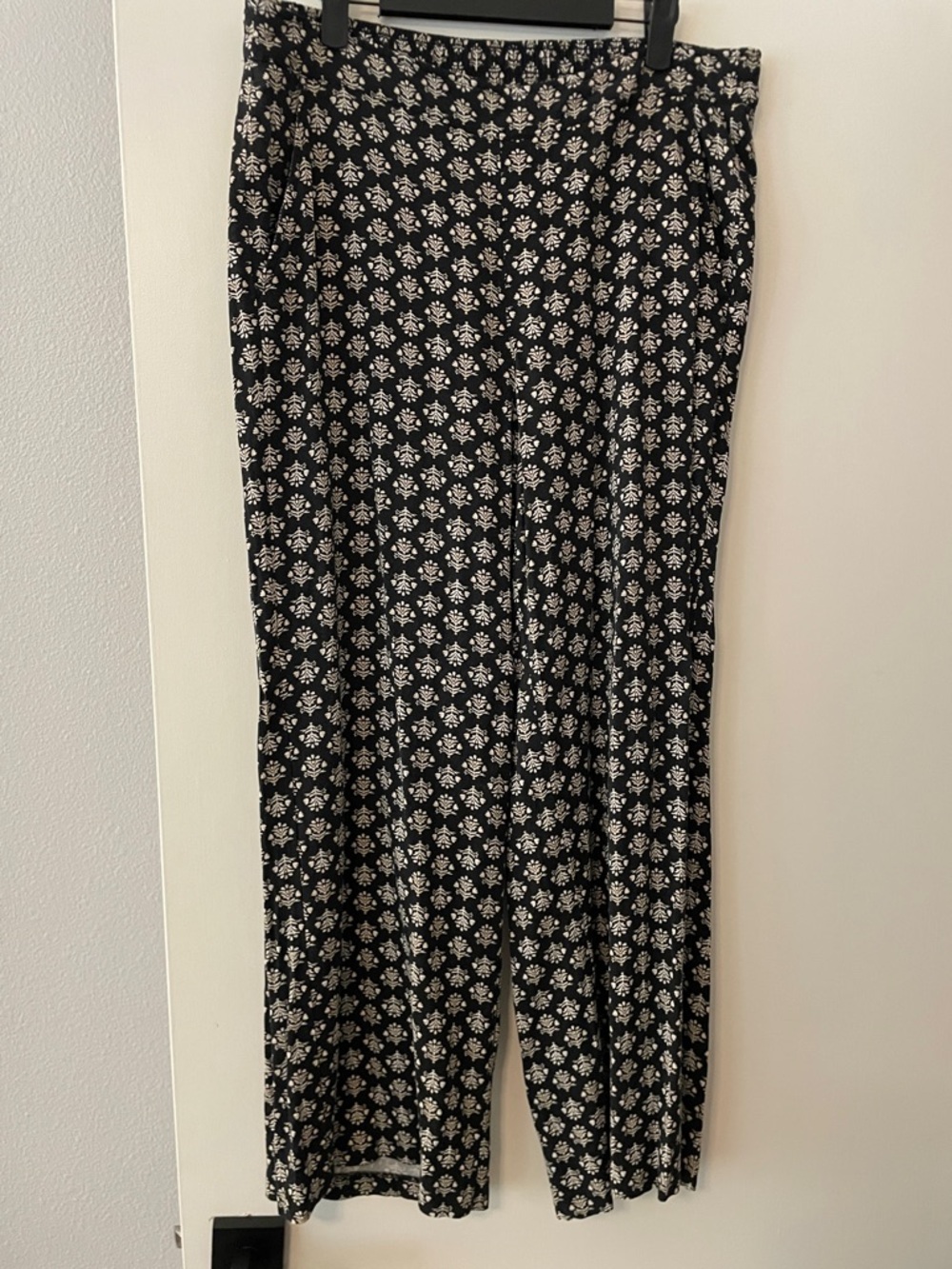 Old Navy Black Wide-Leg Pants with White Floral Print